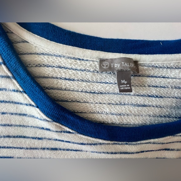 T FOR TALBOTS  MEDIUM PETITE 3/4 LENGTH SLEEVE TEE SHIRT  ROYAL BLUE NECKLINE - Picture 2 of 8